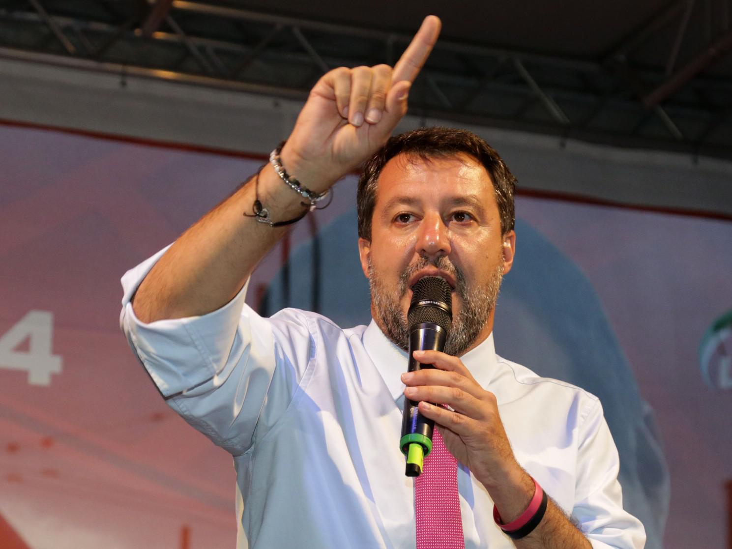 Migranti a Lampedusa Salvini