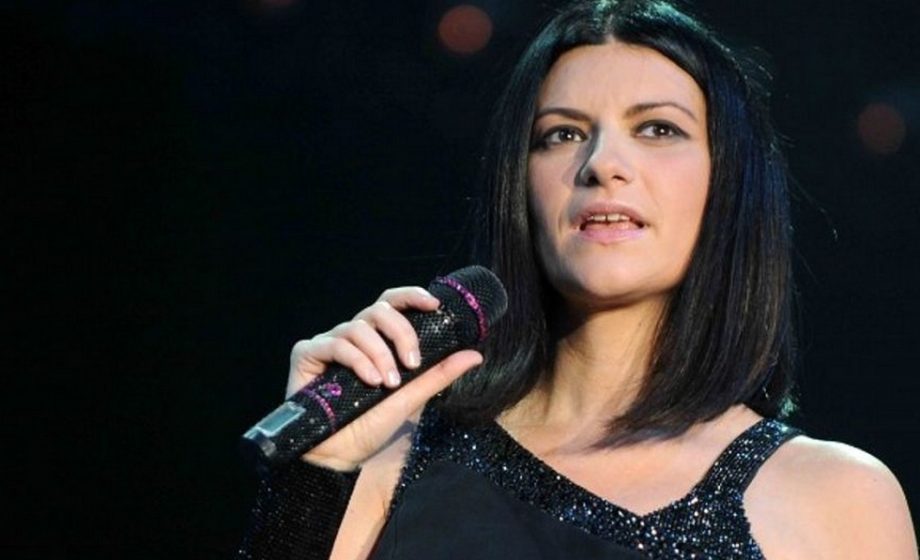 Laura Pausini Emozionante con