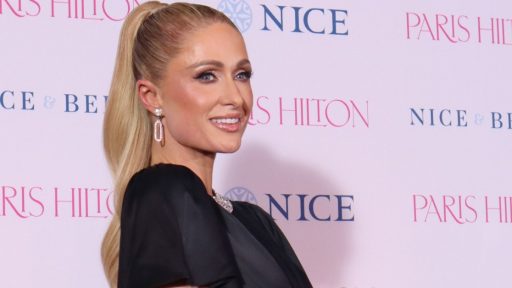 Paris Hilton sorprende con la