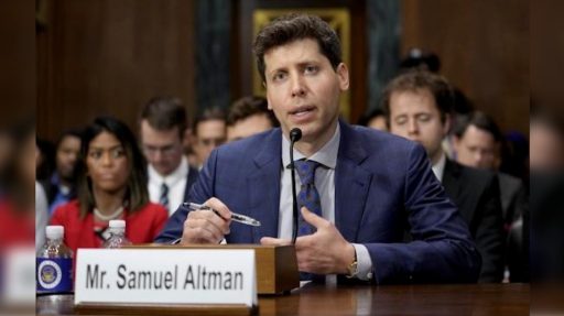 Sam Altman richiamato da OpenA