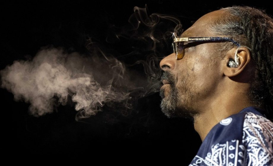 Snoop Dogg laddio al fumo co