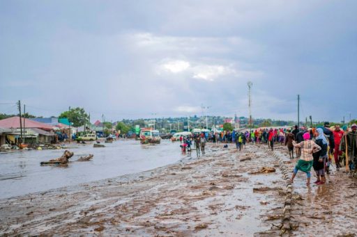 63 morti per inondazioni e fra