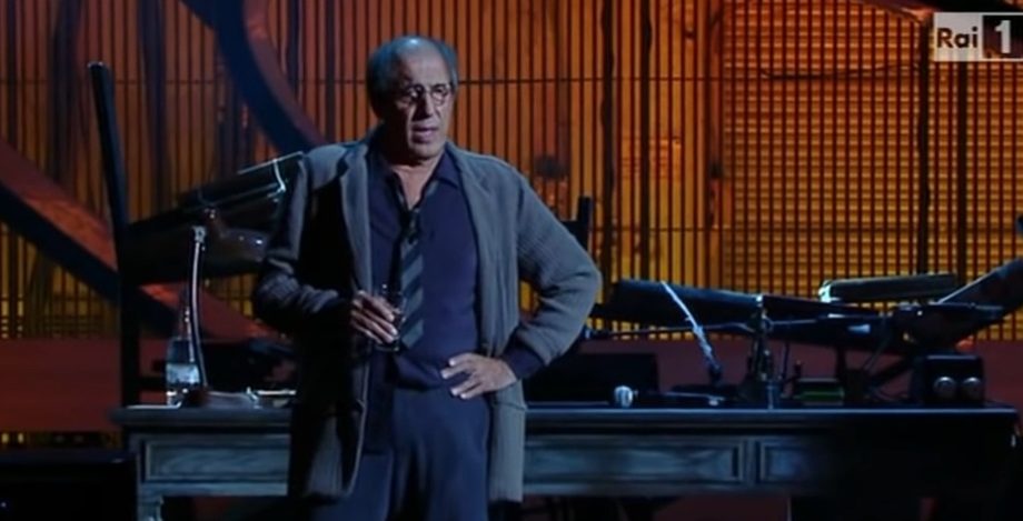 Adriano Celentano sul palco di