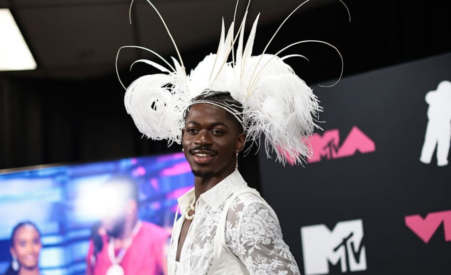 Lil Nas X si scusa con i fan c