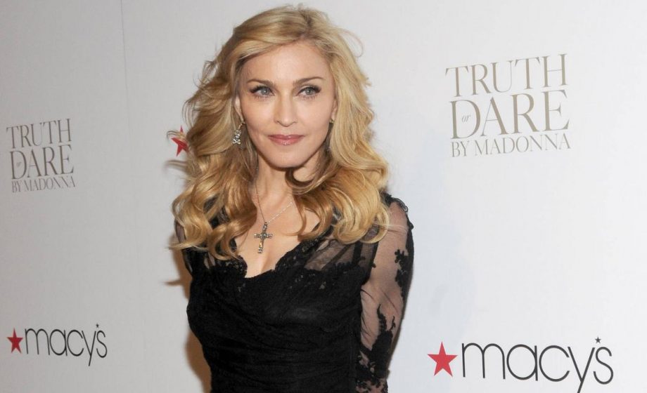 Madonna denunciata dai fan per