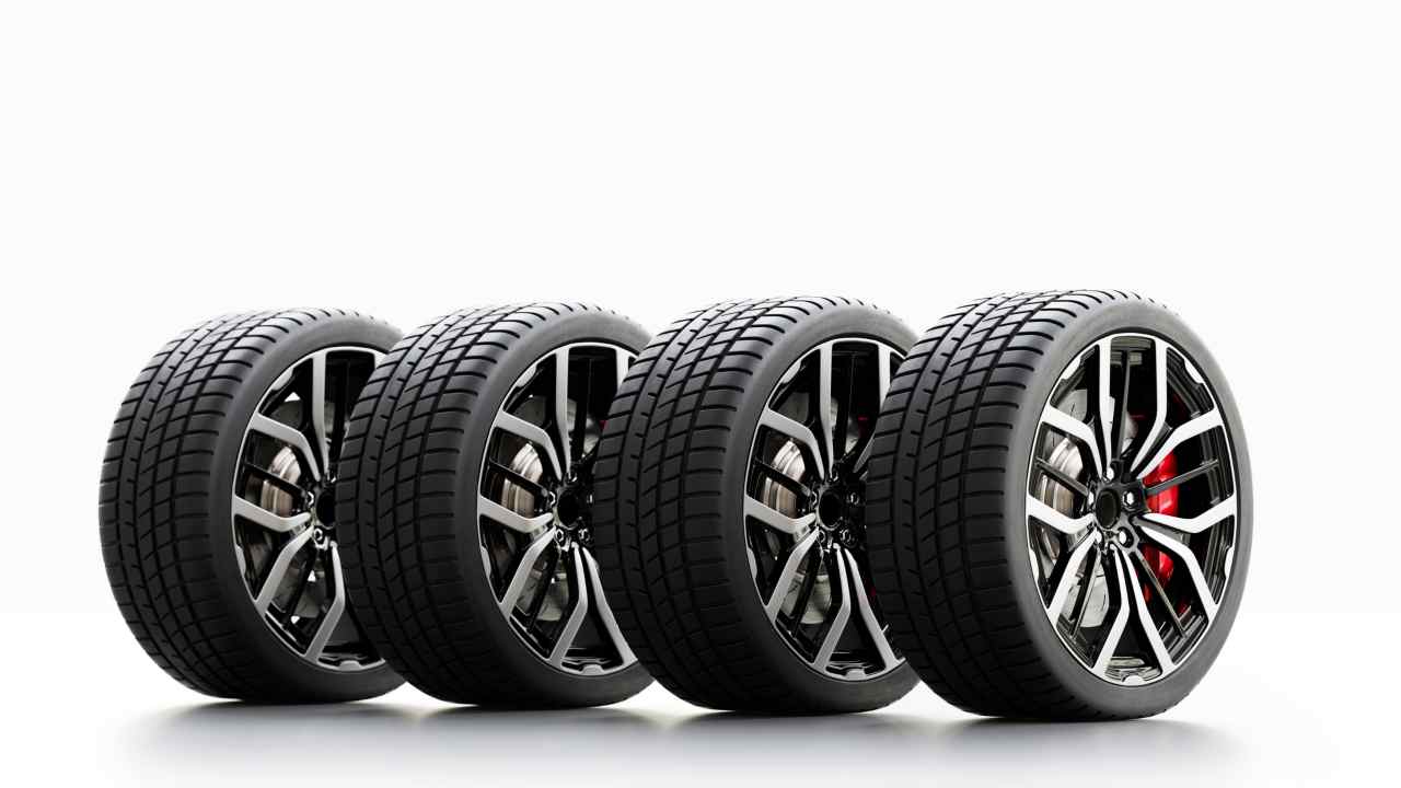 Gomme auto 2024, devi assolutamente cambiarle: stai rischiando veramente grosso | Sostituiscile con queste