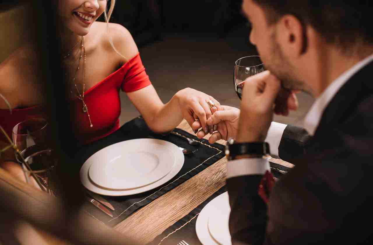 Cena romantica ed estiva, ora è realtà: con 50 calorie il risultato sarà eccellente | Il partner cadrà ai vostri piedi