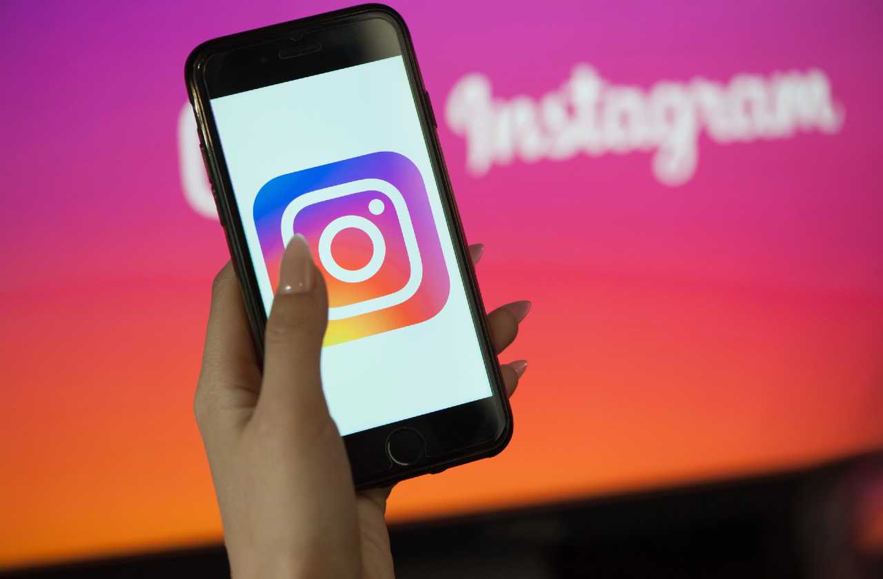 Guadagna con Instagram in maniera legale | Ti metti in tasca 2000€ al giorno: è come bere un bicchier d’acqua