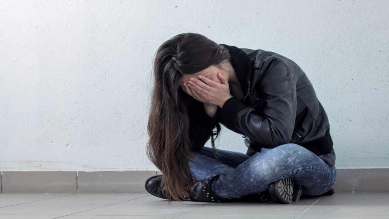 Ansia e depressione, in estate si fanno sentire di più | Fai attenzione a questo alimento: eliminalo dalla dieta o sarà una tragedia