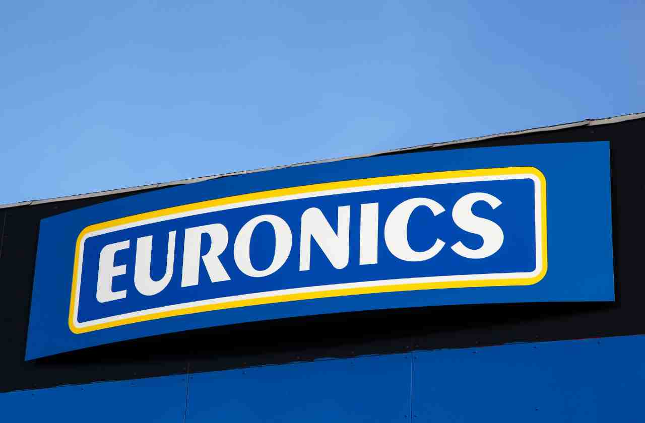 Euronics, è tutto vero | Nessun errore a volantino, questo dispositivo per la casa lo paghi 150 euro in meno: le file sono lunghe